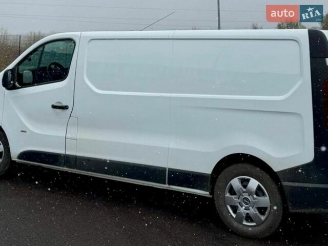 Белый Опель Виваро, объемом двигателя 1.6 л и пробегом 365 тыс. км за 13500 $, фото 1 на Automoto.ua