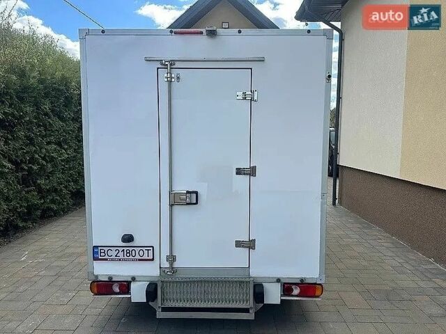 Белый Опель Виваро, объемом двигателя 1.6 л и пробегом 135 тыс. км за 16900 $, фото 6 на Automoto.ua