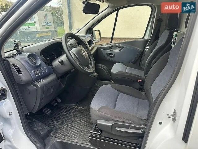 Белый Опель Виваро, объемом двигателя 1.6 л и пробегом 135 тыс. км за 16900 $, фото 14 на Automoto.ua