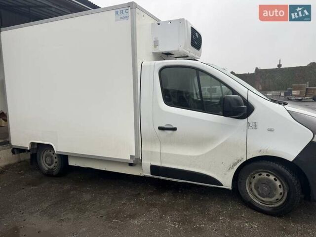 Белый Опель Виваро, объемом двигателя 1.6 л и пробегом 280 тыс. км за 15000 $, фото 1 на Automoto.ua