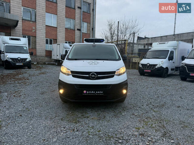 Білий Опель Віваро, об'ємом двигуна 2 л та пробігом 170 тис. км за 24900 $, фото 1 на Automoto.ua