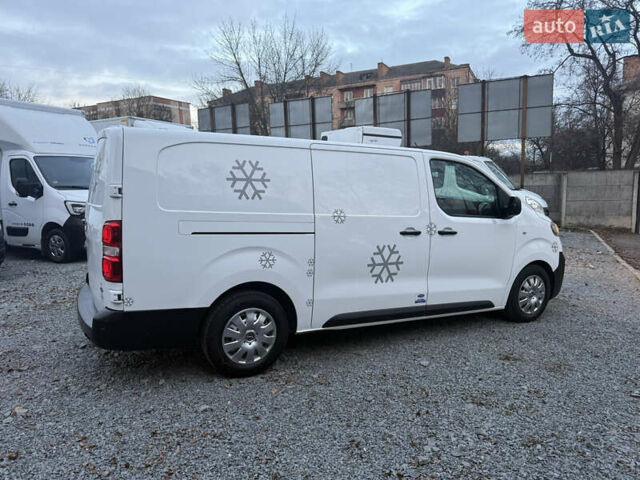 Білий Опель Віваро, об'ємом двигуна 2 л та пробігом 170 тис. км за 24900 $, фото 7 на Automoto.ua