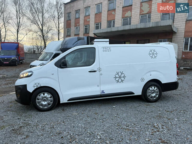 Білий Опель Віваро, об'ємом двигуна 2 л та пробігом 170 тис. км за 24900 $, фото 2 на Automoto.ua