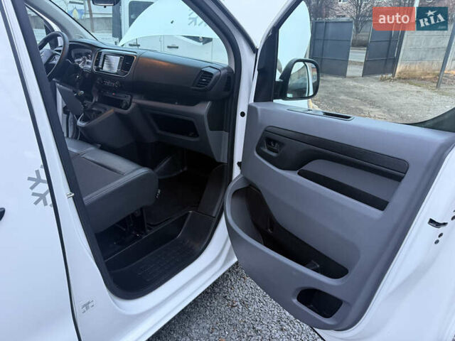 Білий Опель Віваро, об'ємом двигуна 2 л та пробігом 170 тис. км за 24900 $, фото 26 на Automoto.ua