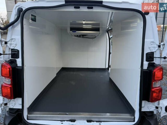 Білий Опель Віваро, об'ємом двигуна 2 л та пробігом 170 тис. км за 24900 $, фото 43 на Automoto.ua