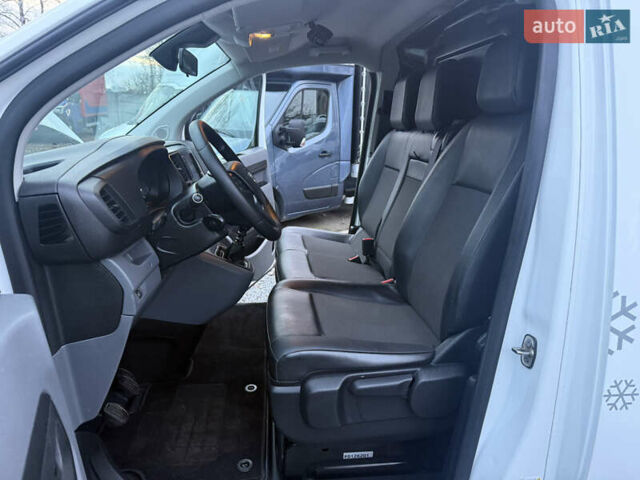 Білий Опель Віваро, об'ємом двигуна 2 л та пробігом 170 тис. км за 24900 $, фото 14 на Automoto.ua