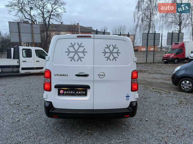 Білий Опель Віваро, об'ємом двигуна 2 л та пробігом 170 тис. км за 24900 $, фото 5 на Automoto.ua