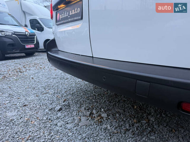 Білий Опель Віваро, об'ємом двигуна 2 л та пробігом 170 тис. км за 24900 $, фото 33 на Automoto.ua