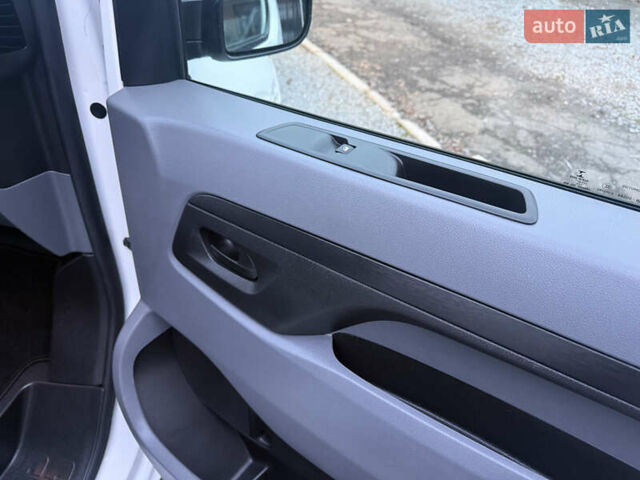 Білий Опель Віваро, об'ємом двигуна 2 л та пробігом 170 тис. км за 24900 $, фото 27 на Automoto.ua