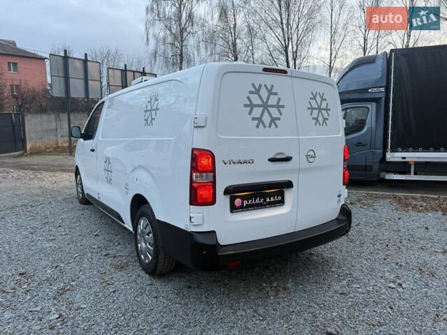 Білий Опель Віваро, об'ємом двигуна 2 л та пробігом 170 тис. км за 24900 $, фото 4 на Automoto.ua