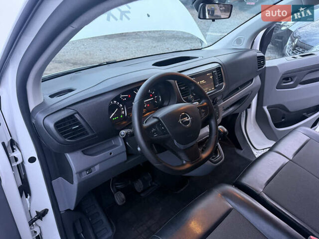Білий Опель Віваро, об'ємом двигуна 2 л та пробігом 170 тис. км за 24900 $, фото 16 на Automoto.ua