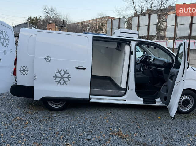 Білий Опель Віваро, об'ємом двигуна 2 л та пробігом 170 тис. км за 24900 $, фото 41 на Automoto.ua