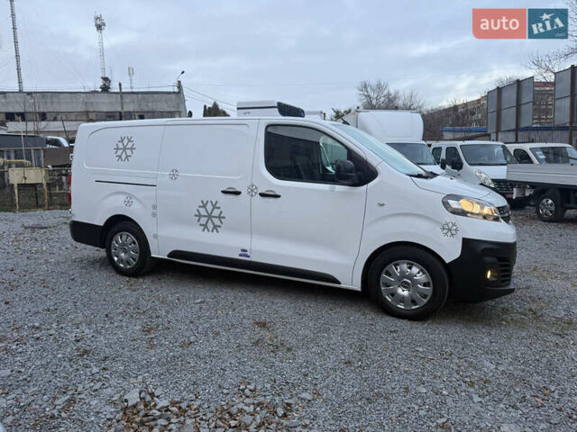 Білий Опель Віваро, об'ємом двигуна 2 л та пробігом 170 тис. км за 24900 $, фото 8 на Automoto.ua