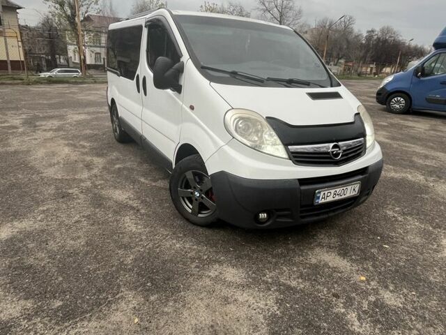 Білий Опель Віваро, об'ємом двигуна 2 л та пробігом 240 тис. км за 11500 $, фото 2 на Automoto.ua