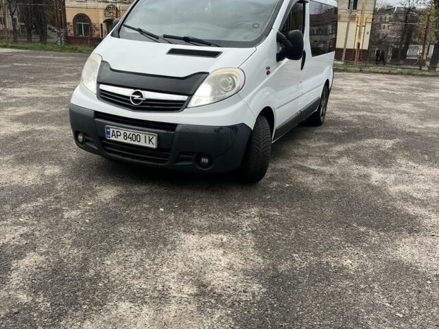 Білий Опель Віваро, об'ємом двигуна 2 л та пробігом 240 тис. км за 11500 $, фото 3 на Automoto.ua