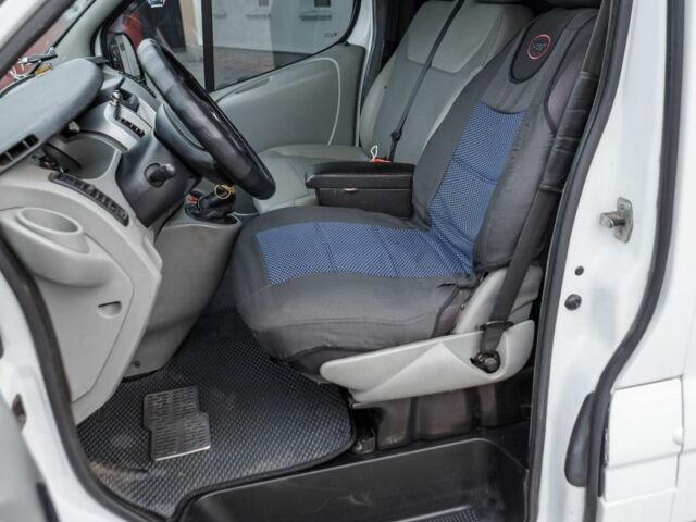 Белый Опель Виваро, объемом двигателя 1.8 л и пробегом 400 тыс. км за 7800 $, фото 9 на Automoto.ua