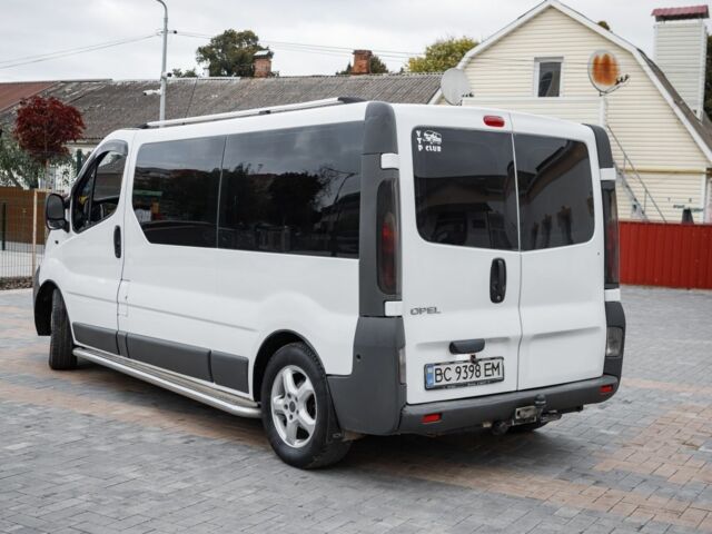 Белый Опель Виваро, объемом двигателя 1.8 л и пробегом 400 тыс. км за 7800 $, фото 4 на Automoto.ua