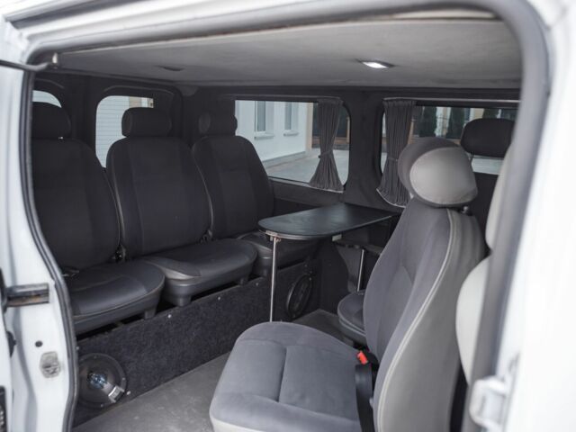 Белый Опель Виваро, объемом двигателя 1.8 л и пробегом 400 тыс. км за 7800 $, фото 17 на Automoto.ua