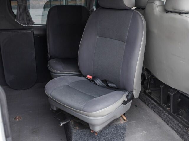 Белый Опель Виваро, объемом двигателя 1.8 л и пробегом 400 тыс. км за 7800 $, фото 15 на Automoto.ua