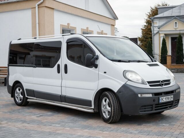 Белый Опель Виваро, объемом двигателя 1.8 л и пробегом 400 тыс. км за 7800 $, фото 2 на Automoto.ua