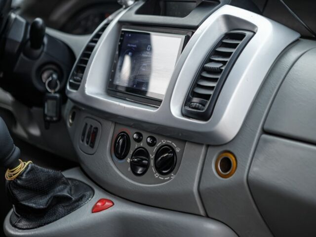 Белый Опель Виваро, объемом двигателя 1.8 л и пробегом 400 тыс. км за 7800 $, фото 13 на Automoto.ua