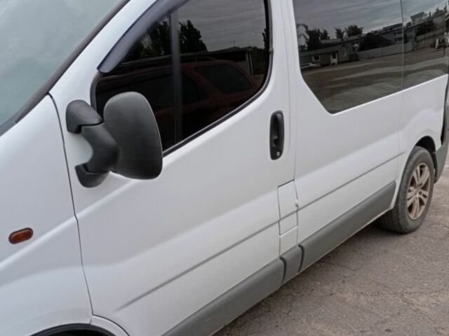 Белый Опель Виваро, объемом двигателя 2 л и пробегом 425 тыс. км за 7000 $, фото 4 на Automoto.ua