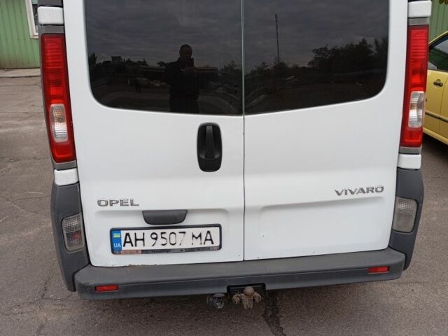Белый Опель Виваро, объемом двигателя 2 л и пробегом 425 тыс. км за 7000 $, фото 2 на Automoto.ua