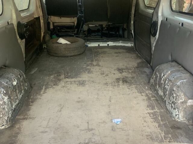 Білий Опель Віваро, об'ємом двигуна 2.5 л та пробігом 378 тис. км за 7100 $, фото 2 на Automoto.ua