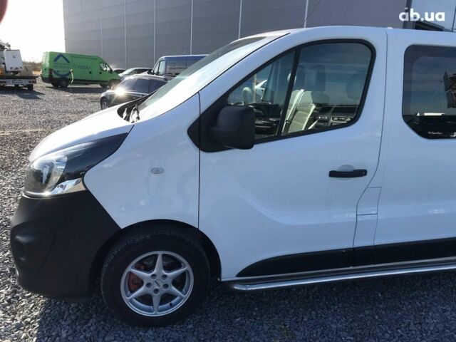 Белый Опель Виваро, объемом двигателя 1.6 л и пробегом 196 тыс. км за 14990 $, фото 11 на Automoto.ua