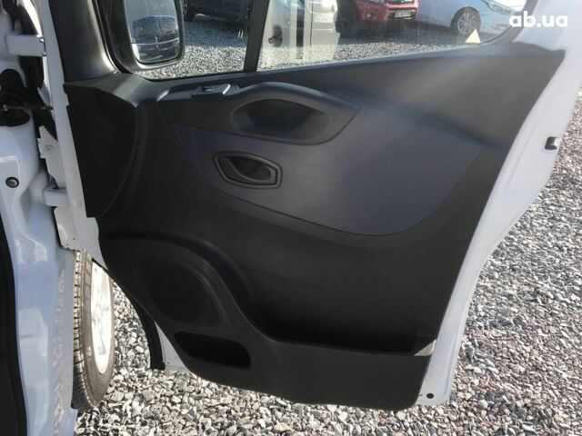 Белый Опель Виваро, объемом двигателя 1.6 л и пробегом 196 тыс. км за 14990 $, фото 13 на Automoto.ua