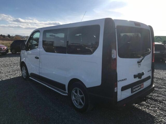 Белый Опель Виваро, объемом двигателя 1.6 л и пробегом 196 тыс. км за 14990 $, фото 7 на Automoto.ua