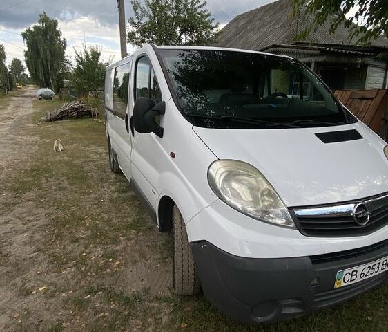 Белый Опель Виваро, объемом двигателя 2 л и пробегом 296 тыс. км за 7000 $, фото 1 на Automoto.ua