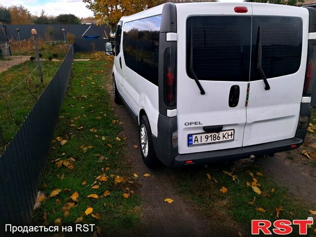Белый Опель Виваро, объемом двигателя 1.9 л и пробегом 370 тыс. км за 6500 $, фото 2 на Automoto.ua