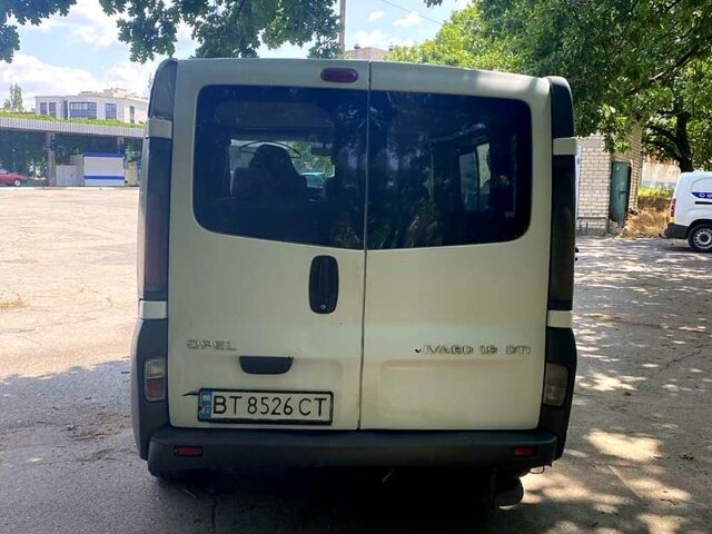 Белый Опель Виваро, объемом двигателя 1.9 л и пробегом 100 тыс. км за 5200 $, фото 3 на Automoto.ua