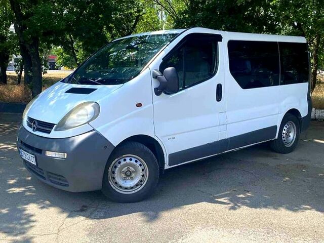 Белый Опель Виваро, объемом двигателя 1.9 л и пробегом 100 тыс. км за 5200 $, фото 1 на Automoto.ua
