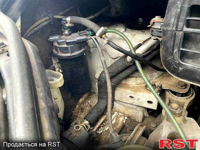 Белый Опель Виваро, объемом двигателя 1.9 л и пробегом 400 тыс. км за 6000 $, фото 2 на Automoto.ua