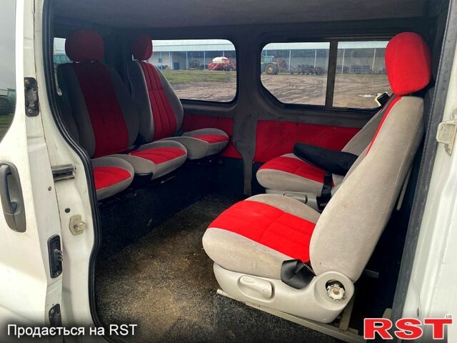 Белый Опель Виваро, объемом двигателя 1.9 л и пробегом 400 тыс. км за 6000 $, фото 8 на Automoto.ua