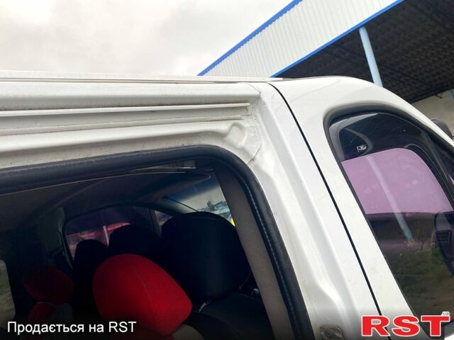 Белый Опель Виваро, объемом двигателя 1.9 л и пробегом 400 тыс. км за 6000 $, фото 10 на Automoto.ua