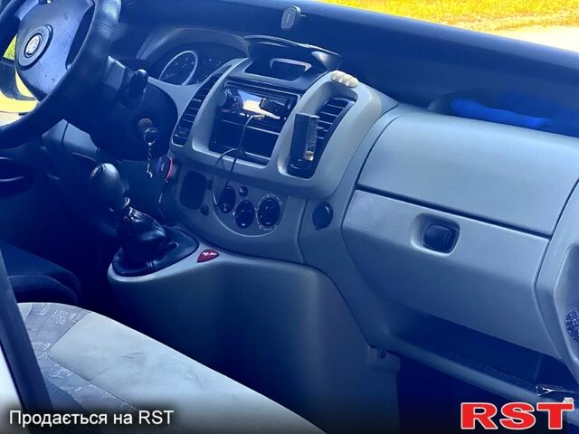 Білий Опель Віваро, об'ємом двигуна 1.9 л та пробігом 400 тис. км за 6500 $, фото 8 на Automoto.ua