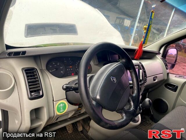 Белый Опель Виваро, объемом двигателя 1.9 л и пробегом 400 тыс. км за 6000 $, фото 4 на Automoto.ua