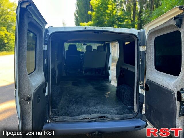 Білий Опель Віваро, об'ємом двигуна 1.9 л та пробігом 400 тис. км за 6500 $, фото 6 на Automoto.ua