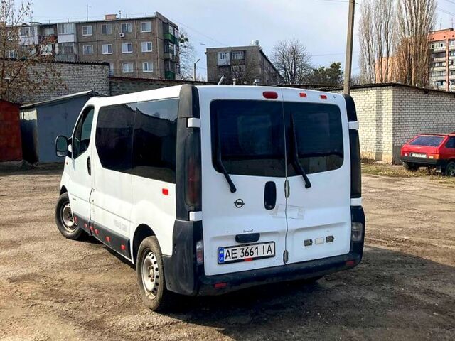 Білий Опель Віваро, об'ємом двигуна 1.9 л та пробігом 300 тис. км за 4500 $, фото 4 на Automoto.ua