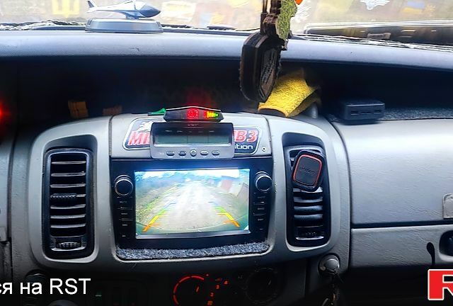 Білий Опель Віваро, об'ємом двигуна 1.9 л та пробігом 508 тис. км за 6000 $, фото 2 на Automoto.ua