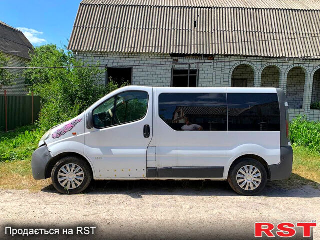 Белый Опель Виваро, объемом двигателя 2 л и пробегом 385 тыс. км за 3800 $, фото 3 на Automoto.ua