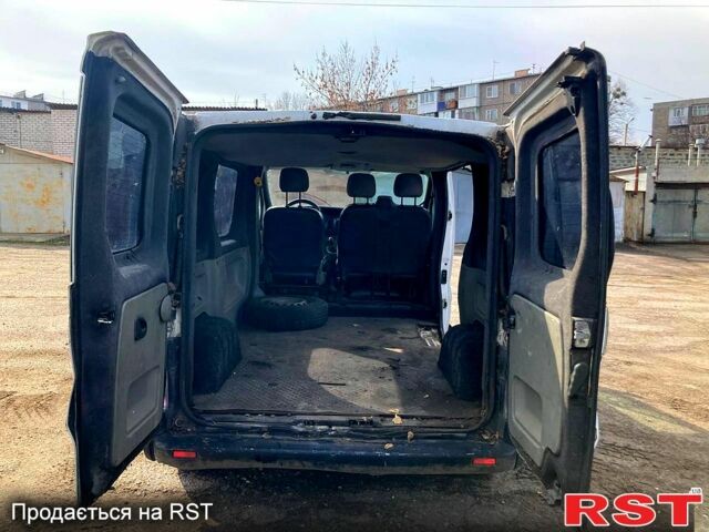 Білий Опель Віваро, об'ємом двигуна 1.9 л та пробігом 300 тис. км за 4500 $, фото 5 на Automoto.ua