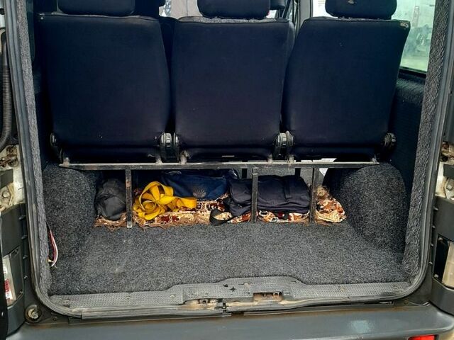 Білий Опель Віваро, об'ємом двигуна 1.9 л та пробігом 241 тис. км за 7000 $, фото 4 на Automoto.ua