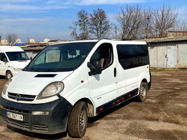 Білий Опель Віваро, об'ємом двигуна 1.9 л та пробігом 300 тис. км за 4500 $, фото 1 на Automoto.ua