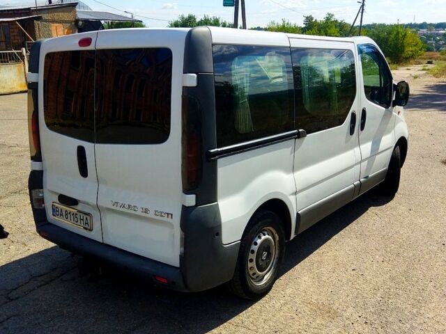 Белый Опель Виваро, объемом двигателя 1.9 л и пробегом 335 тыс. км за 7500 $, фото 3 на Automoto.ua
