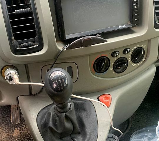 Белый Опель Виваро, объемом двигателя 1.9 л и пробегом 326 тыс. км за 5700 $, фото 9 на Automoto.ua