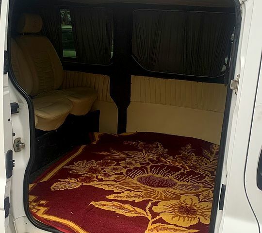 Белый Опель Виваро, объемом двигателя 1.9 л и пробегом 326 тыс. км за 5700 $, фото 7 на Automoto.ua